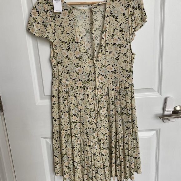 🌺 NWT Floral Dress - Picture 6 of 7